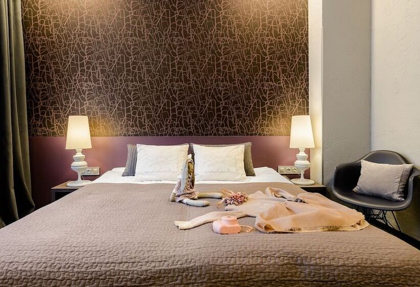 اتاق استاندارد, The Brothers Karamazov