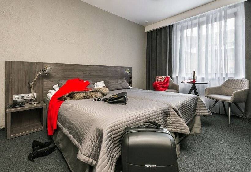 اتاق استاندارد, The Brothers Karamazov