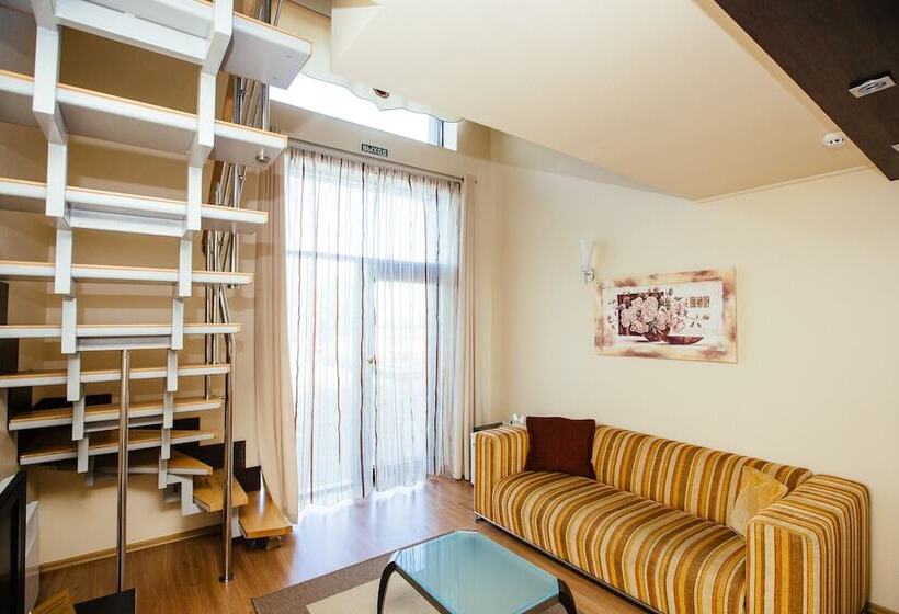 سوییت دوبلکس, Club Prionezhskiy