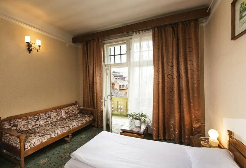 חדר סטנדרט, Coroana