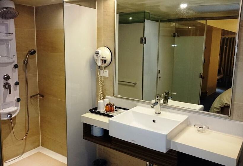 اتاق لوکس, Delight