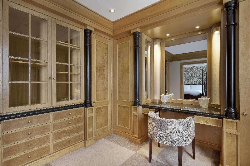 اتاق لوکس, Delight