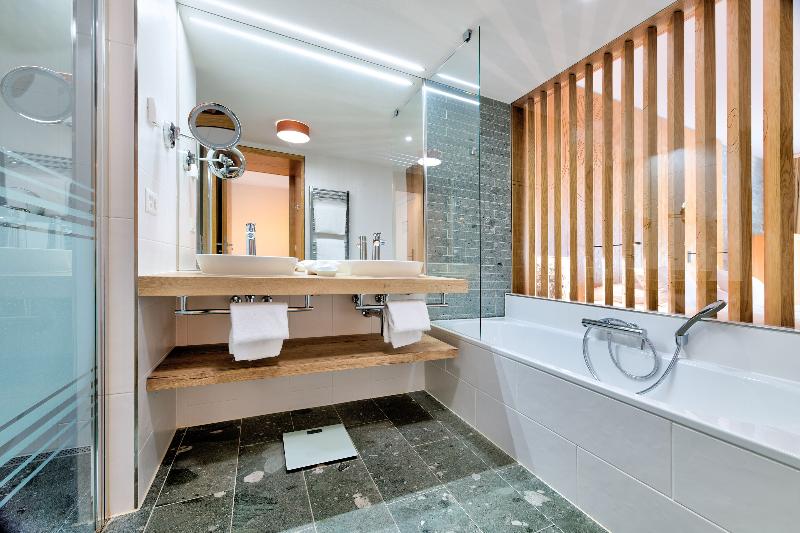 غرفة ديلوكس, Des Bains De Saillon