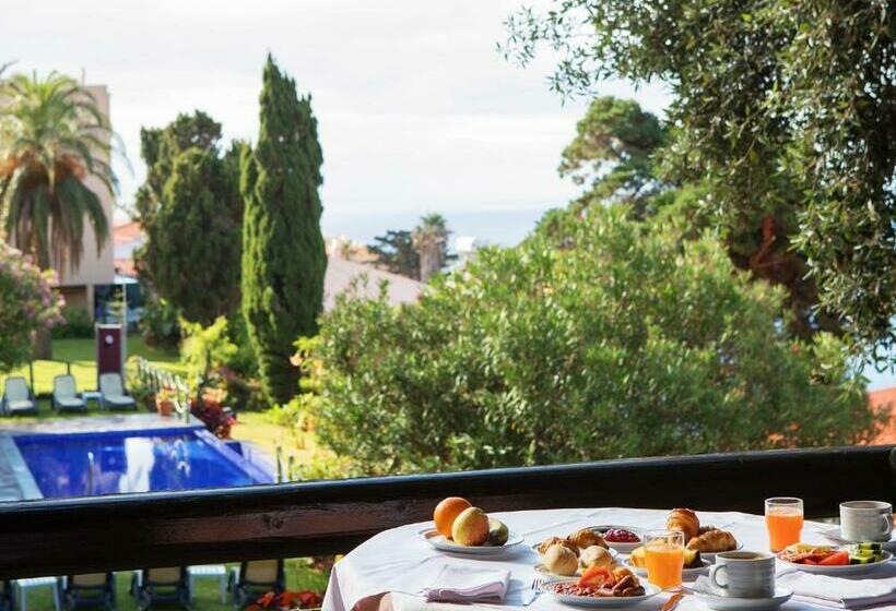 标准三人间, Dom Pedro Garajau