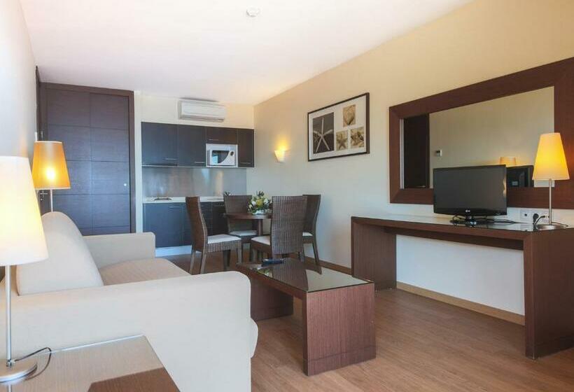 带有一个卧室和海景的高级公寓, Dom Pedro Garajau