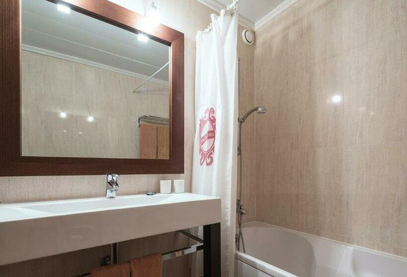 带有一个卧室和海景的高级公寓, Dom Pedro Garajau