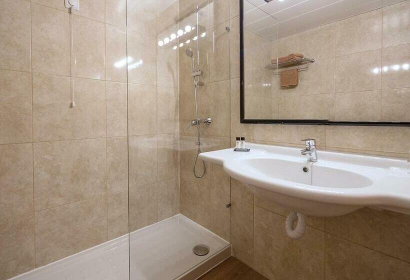 带海景的俱乐部房间, Dom Pedro Garajau