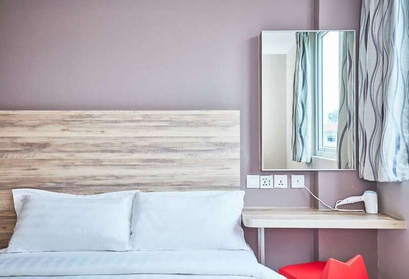 Deluxe Room, Ibis Budget Singapore Crystal