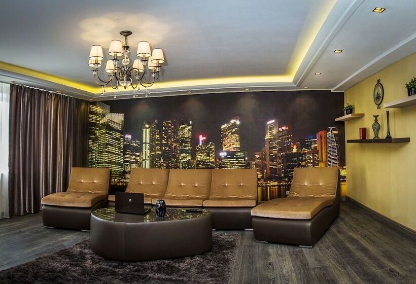 דירת שני חדרים, Intourist