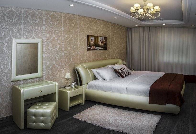 דירת שני חדרים, Intourist