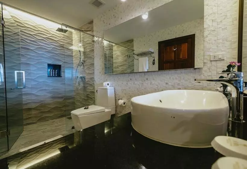 片側に海が見えるデラックスルーム, Nora Beach Resort & Spa   Sha Extra Plus
