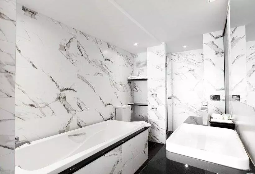 Deluxe Kamer, Methavalai