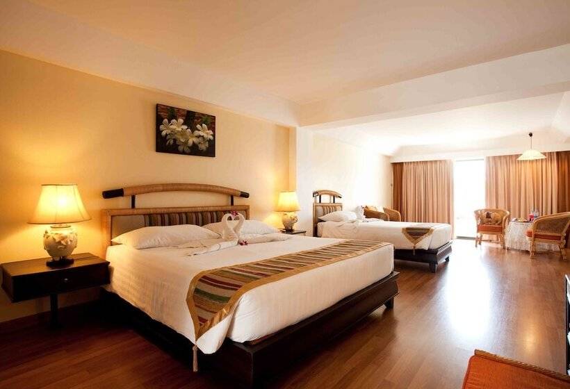 디럭스 패밀리 룸, Methavalai