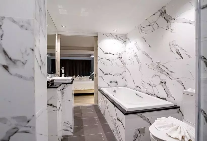 Deluxe Familiekamer, Methavalai