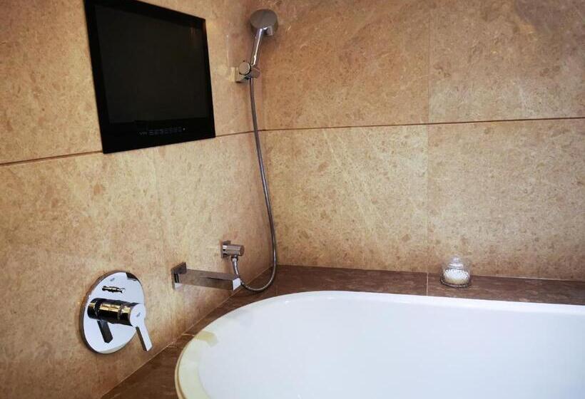 اتاق اجرایی با تخت بزرگ, The Pavilion Hotel Shenzhen