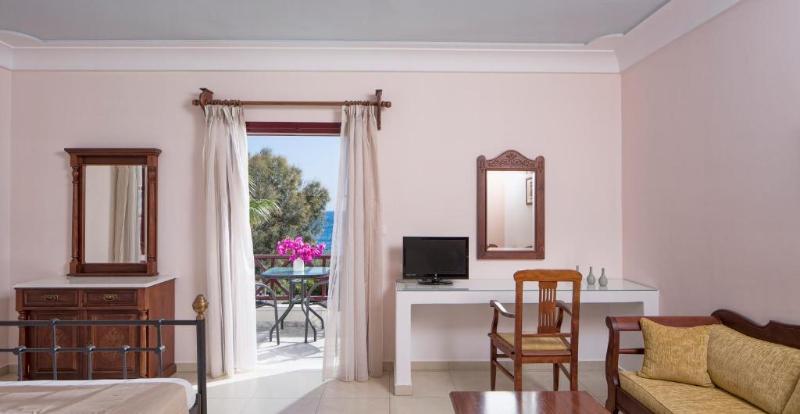 高级三人间, Veggera Beach