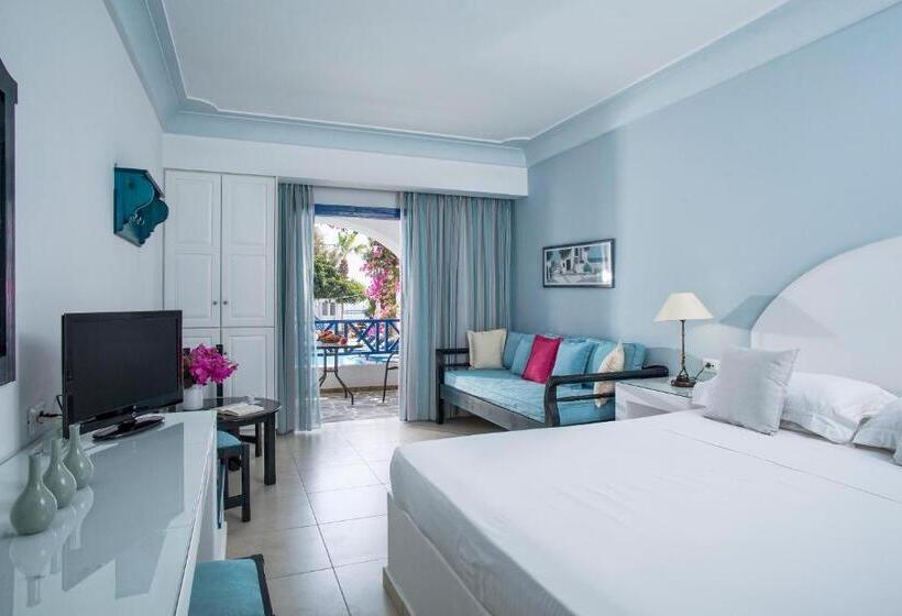 高级三人间, Veggera Beach