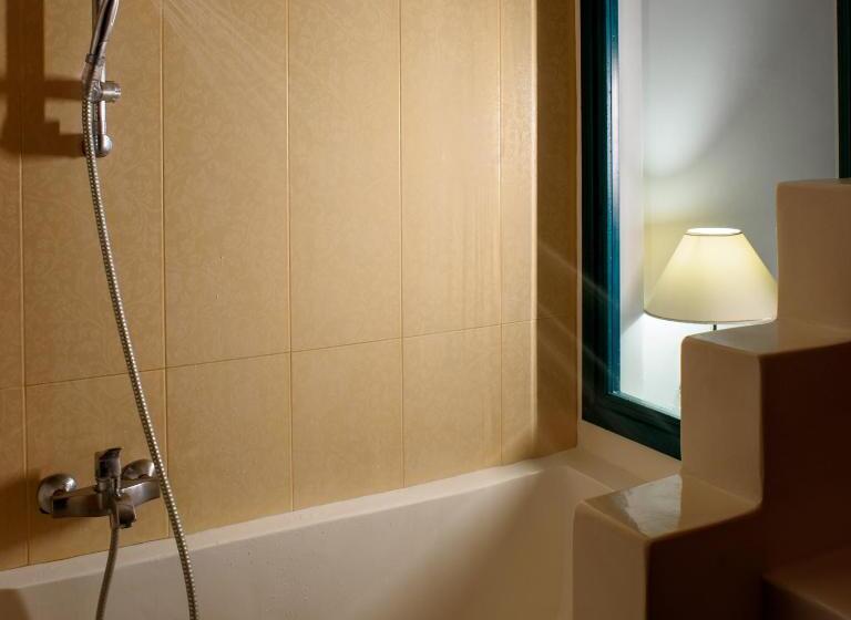 经济房, Veggera Beach