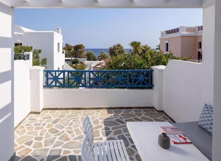 高级三人间, Veggera Beach