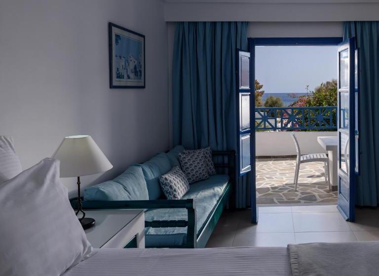 高级三人间, Veggera Beach