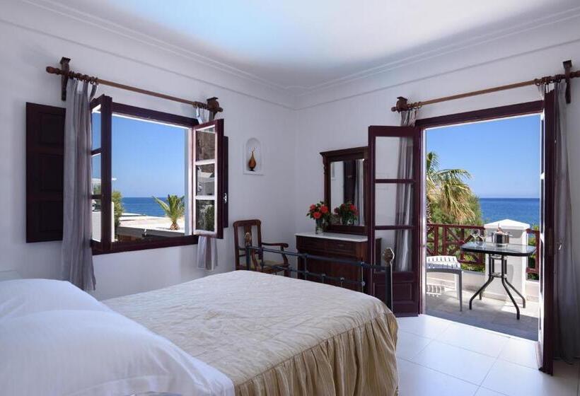 高级三人间, Veggera Beach