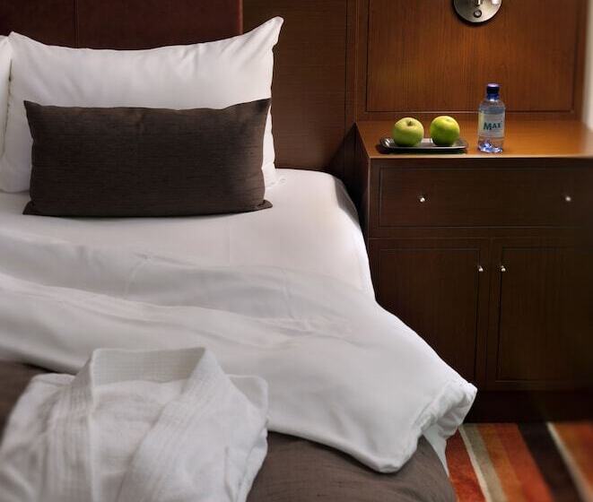 سوئیت راحتی, Plaza Premium Grand Winston
