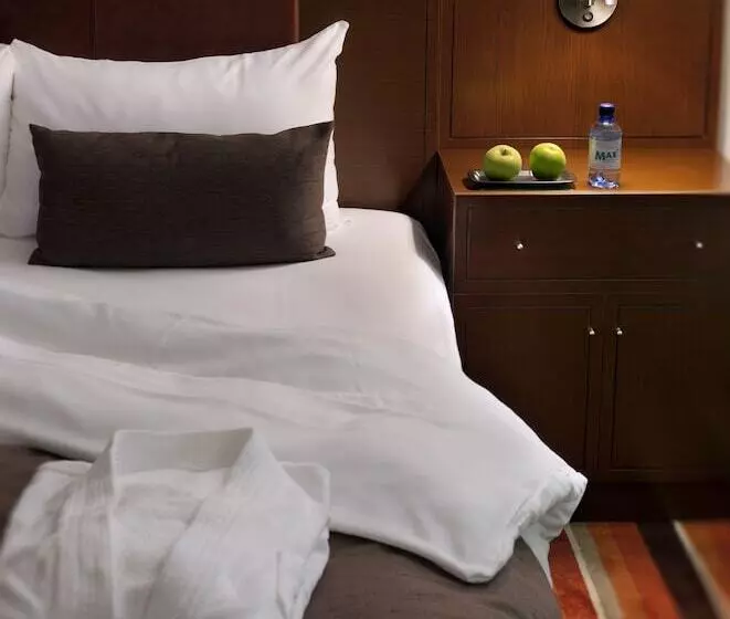 Comfort Suite, Plaza Premium Grand Winston