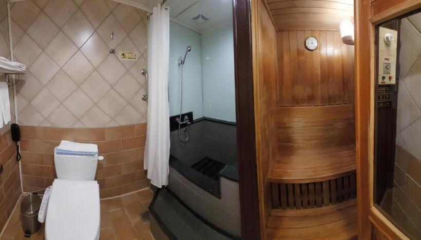 اتاق سه نفره سلطنتی, Yomi Hotel   Shuanglian Mrt