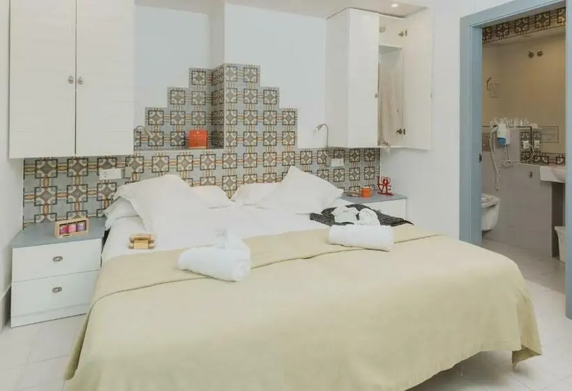 Standardrum, Hostal Gravina