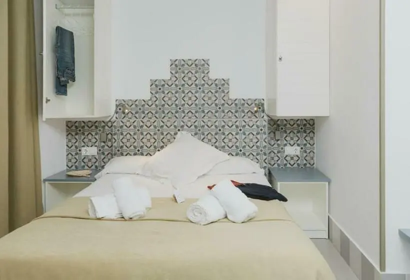 Standardrum, Hostal Gravina