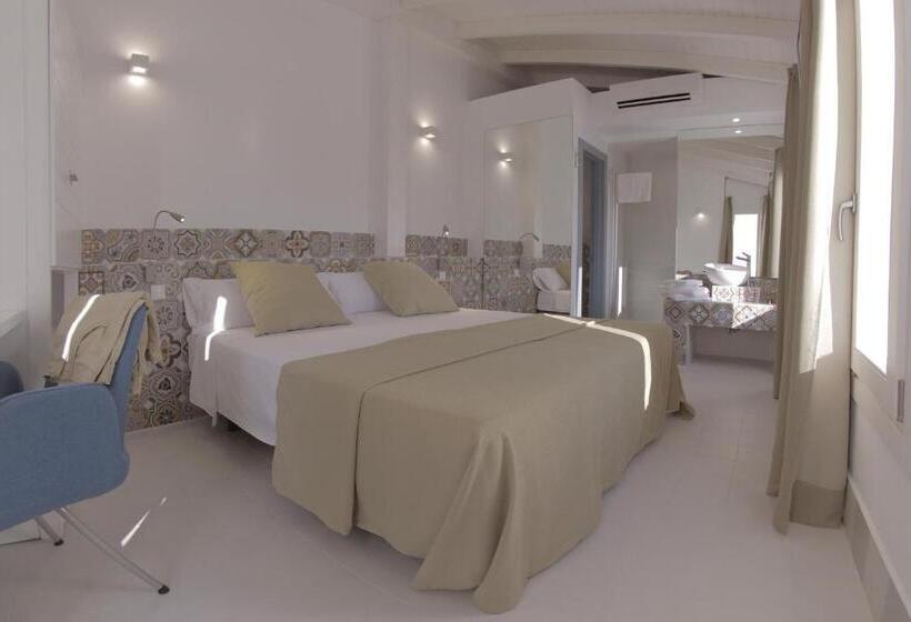 带露台的高档房间, Hostal Gravina