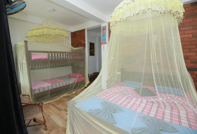 غرفة قياسية ثلاثية ذات اطلالة, Rock Side Inn   Ella