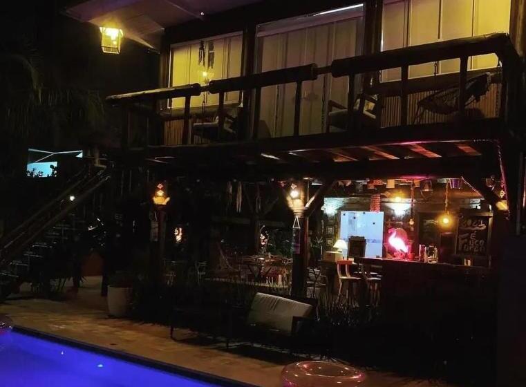 ファミリーステューディオ, Pousada Villa Caiobá