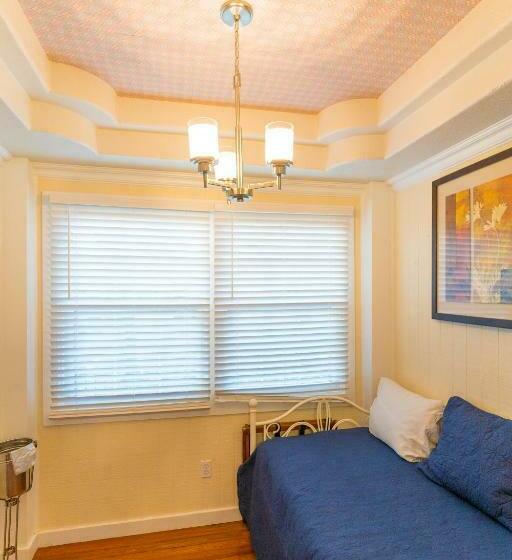 سوییت, The Heirloom Inn