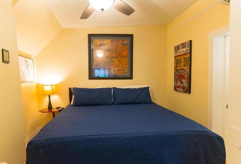 سوئیت با تخت بزرگ, The Heirloom Inn