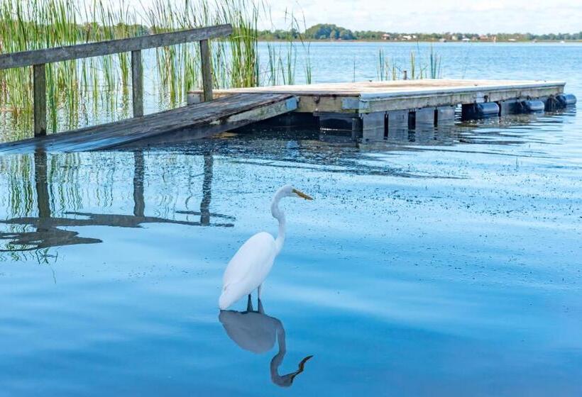 سوئیت با تخت بزرگ, The Heirloom Inn