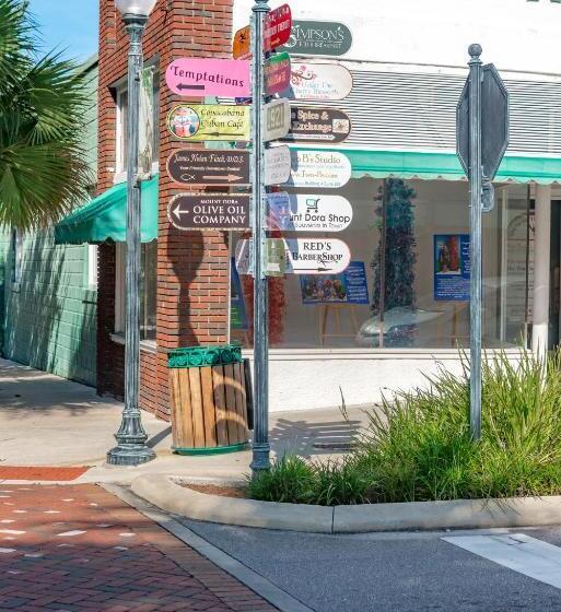 سوئیت با تخت بزرگ, The Heirloom Inn