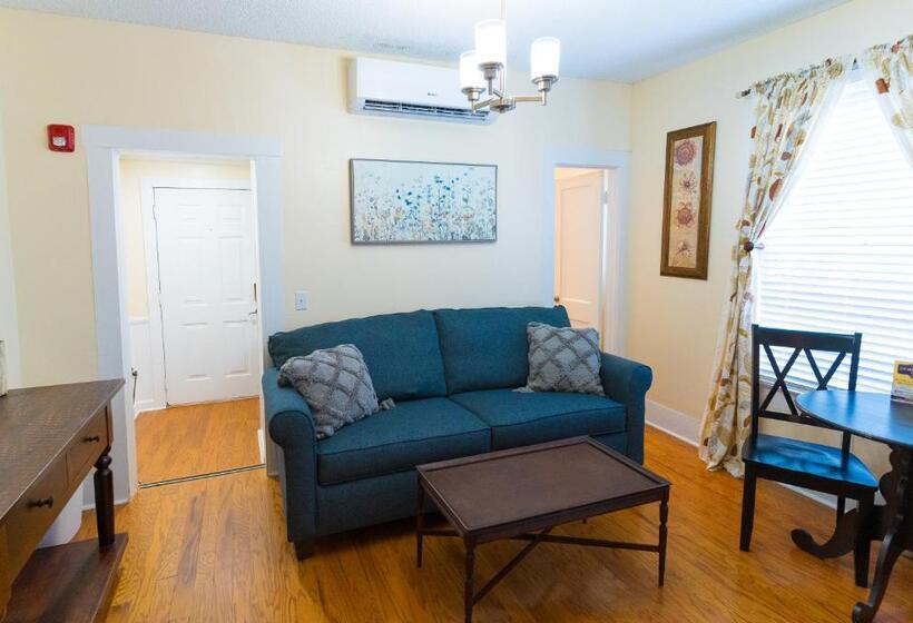 سوییت خانوادگی, The Heirloom Inn