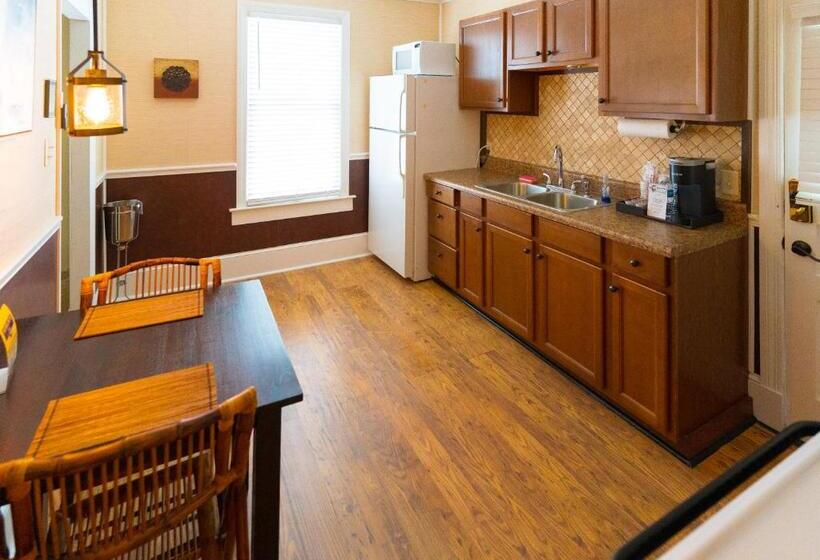 آپارتمان لوکس 1 خوابه, The Heirloom Inn