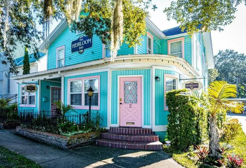 キングサイズベッドのデラックススイート, The Heirloom Inn