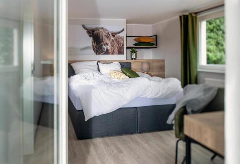 Апартаменты 1 Спальня Нижний Этаж, Berg Und Tal Hotel & Apartments