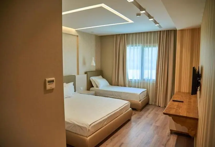 スタンダードトリプルルーム, Tirana Resort Radhime
