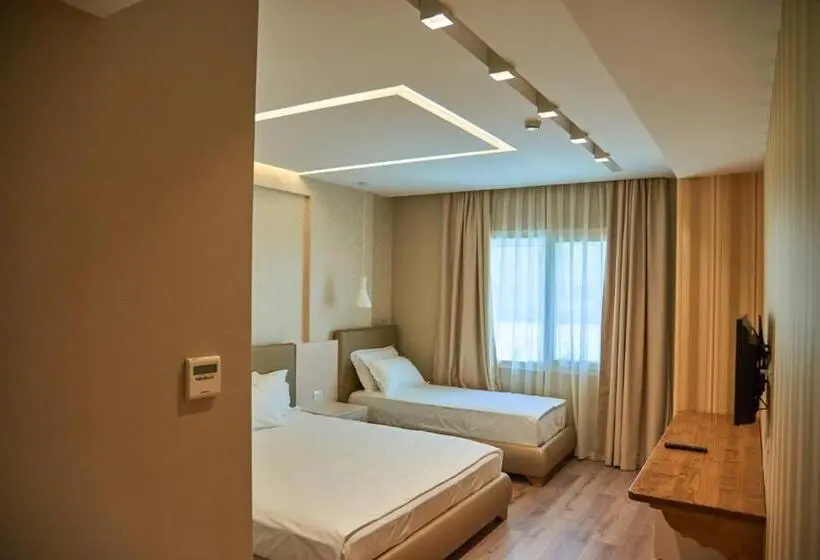 スタンダードトリプルルーム, Tirana Resort Radhime