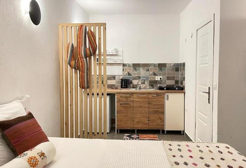 اتاق اکونومی, Kaktus Beach Apart