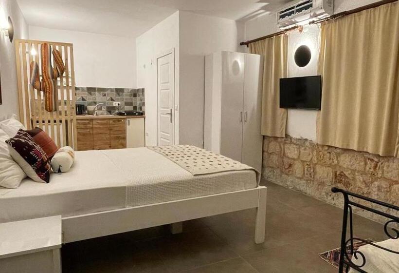 اتاق اکونومی, Kaktus Beach Apart