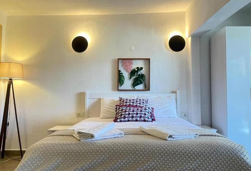 استودیوی استاندارد, Kaktus Beach Apart