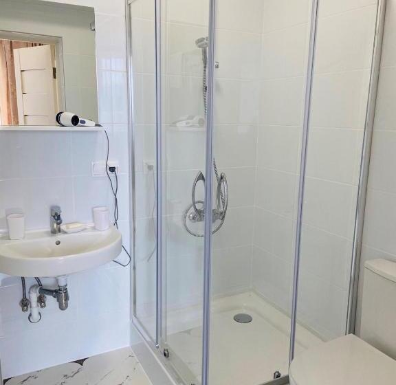 سوییت با چشمانداز باغ, Guest House At Lesya Ukrainka