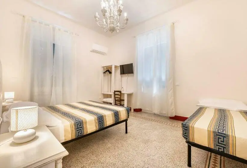 اتاق استاندارد سه تخته با سرویس بهداشتی مشترک, Lia Apartment