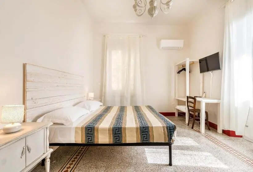 اتاق استاندارد سه تخته با سرویس بهداشتی مشترک, Lia Apartment