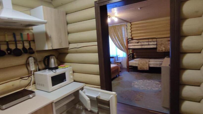 آپارتمان خانوادگی, Mini Hotel Zakrut